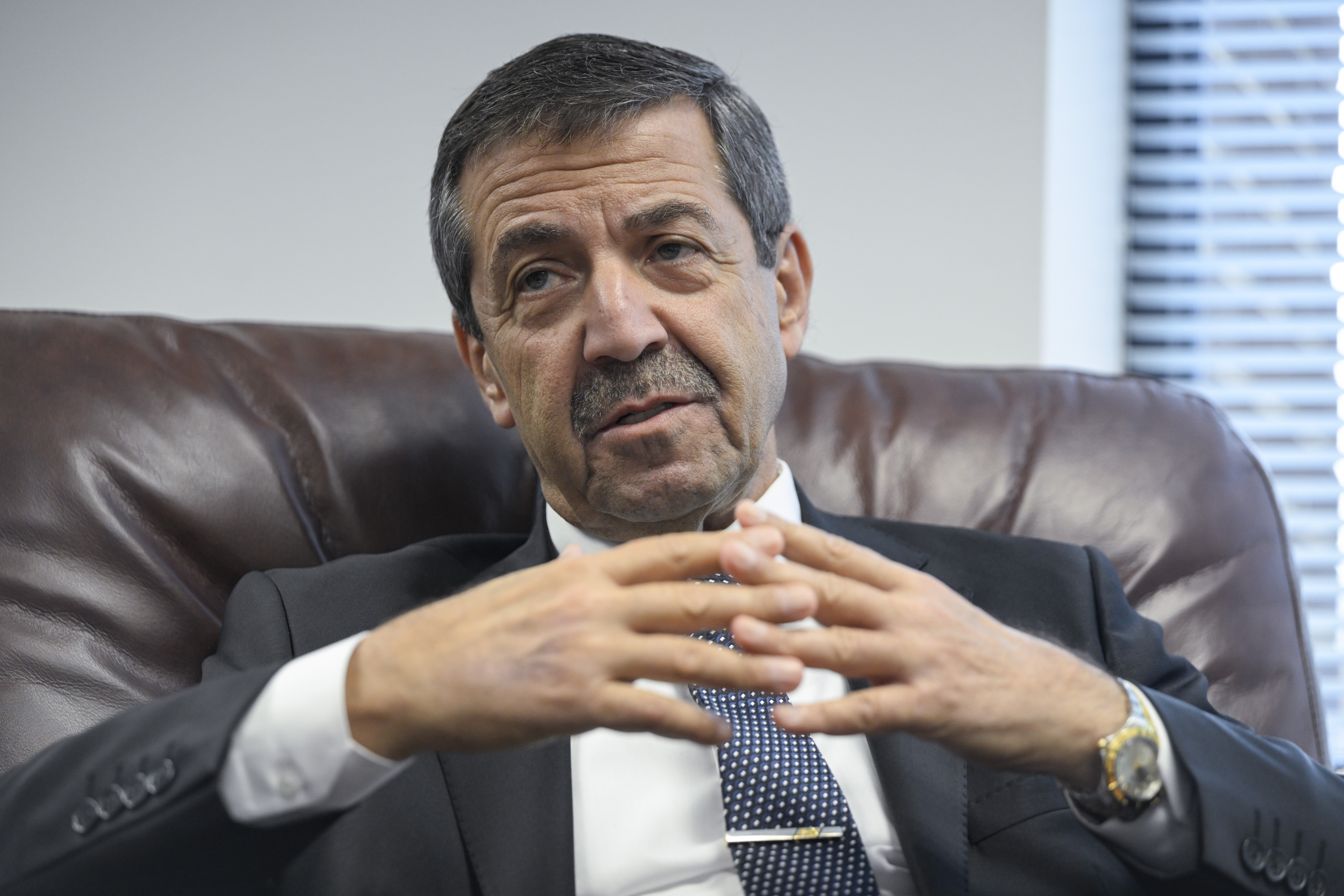 Dışişleri Bakanı Ertuğruloğlu: “İran ve Körfez ülkelerindeki vatandaşlarımızın güvenli şekilde ülkeye dönebilmesi için savaşın sona erip hava sahasının açılması