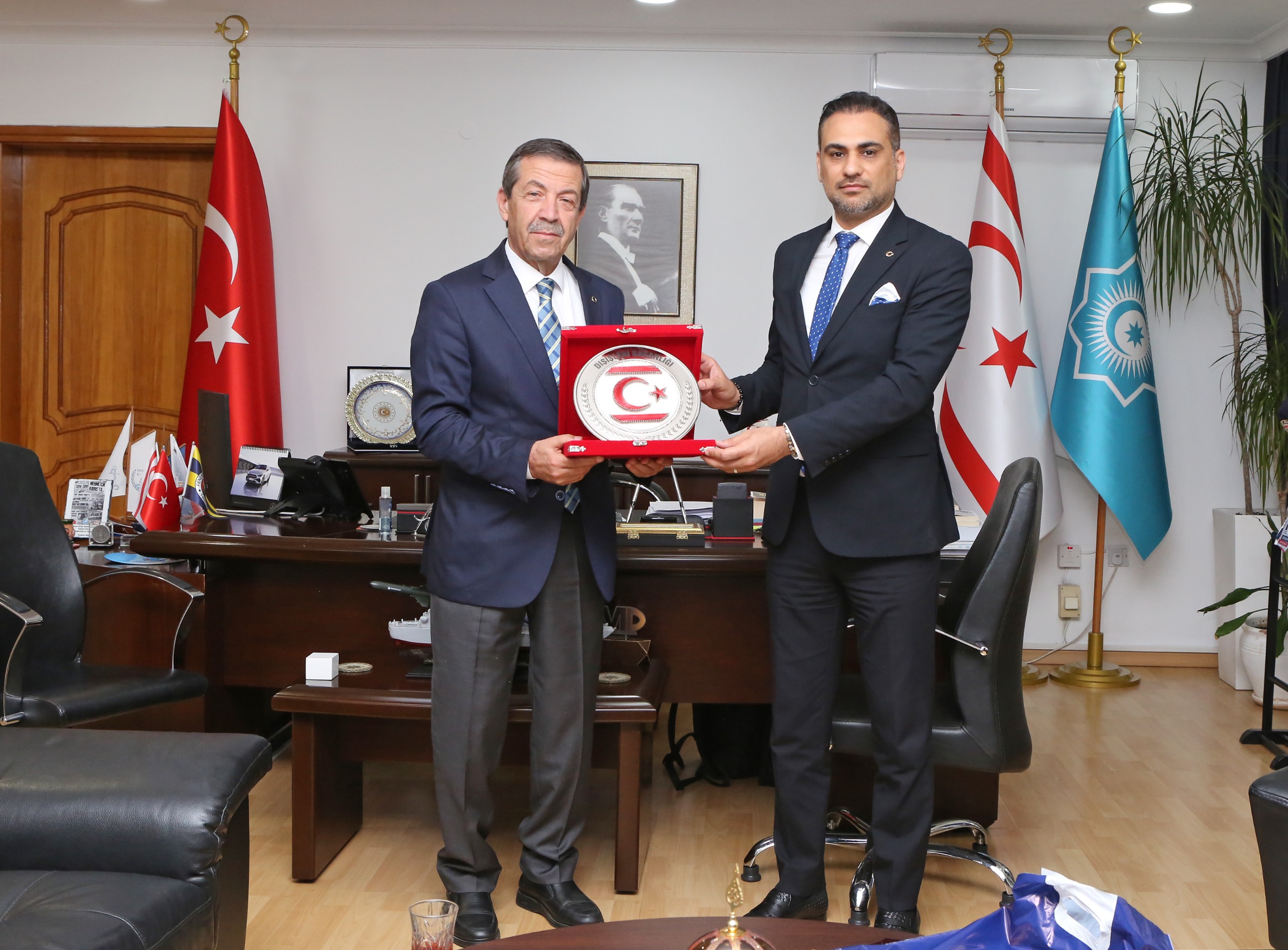 Dışişleri Bakanı Ertuğruloğlu, USKAİD heyetini kabul etti
