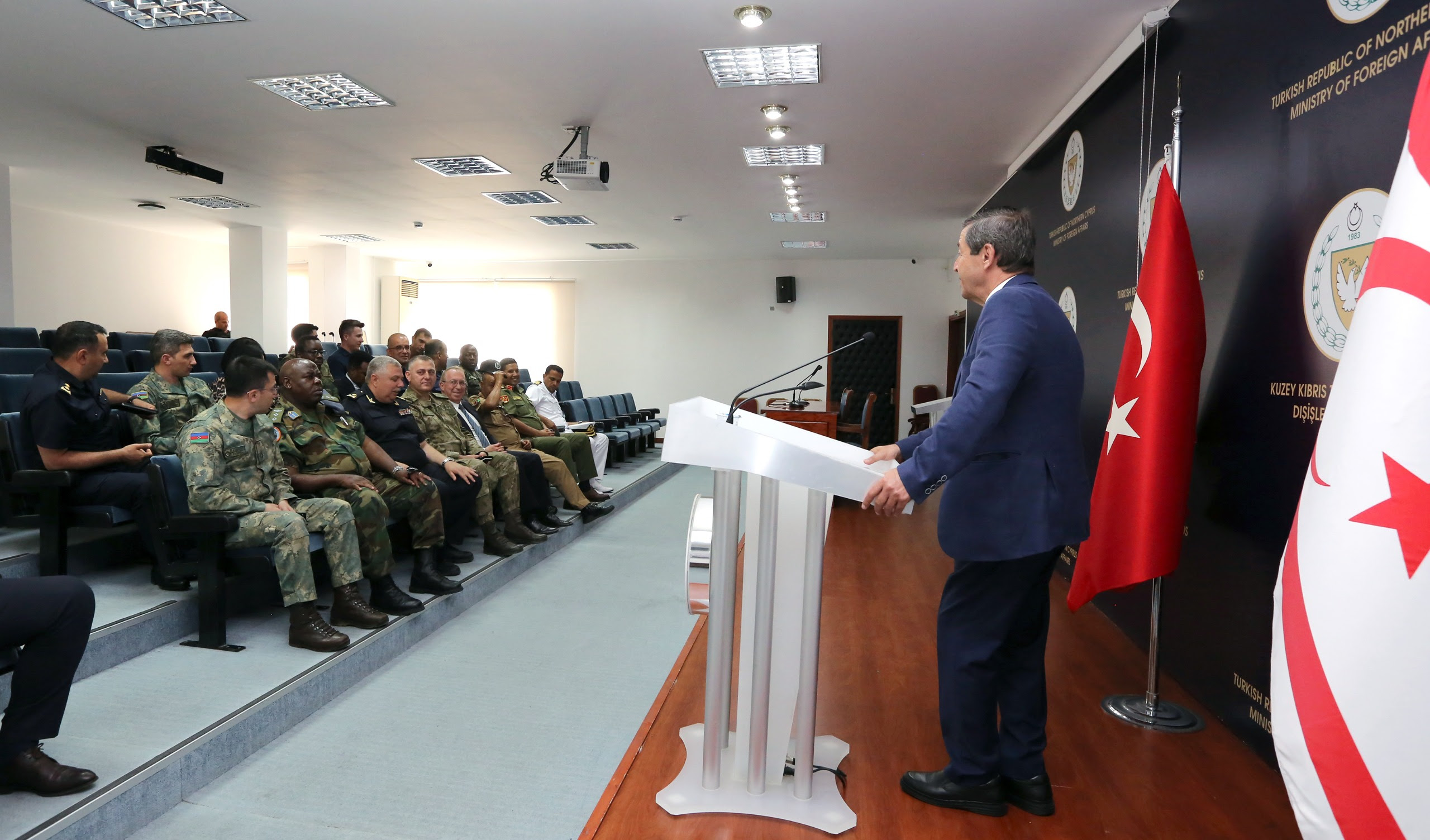 Minister Ertuğruloğlu receives Military Attachés
