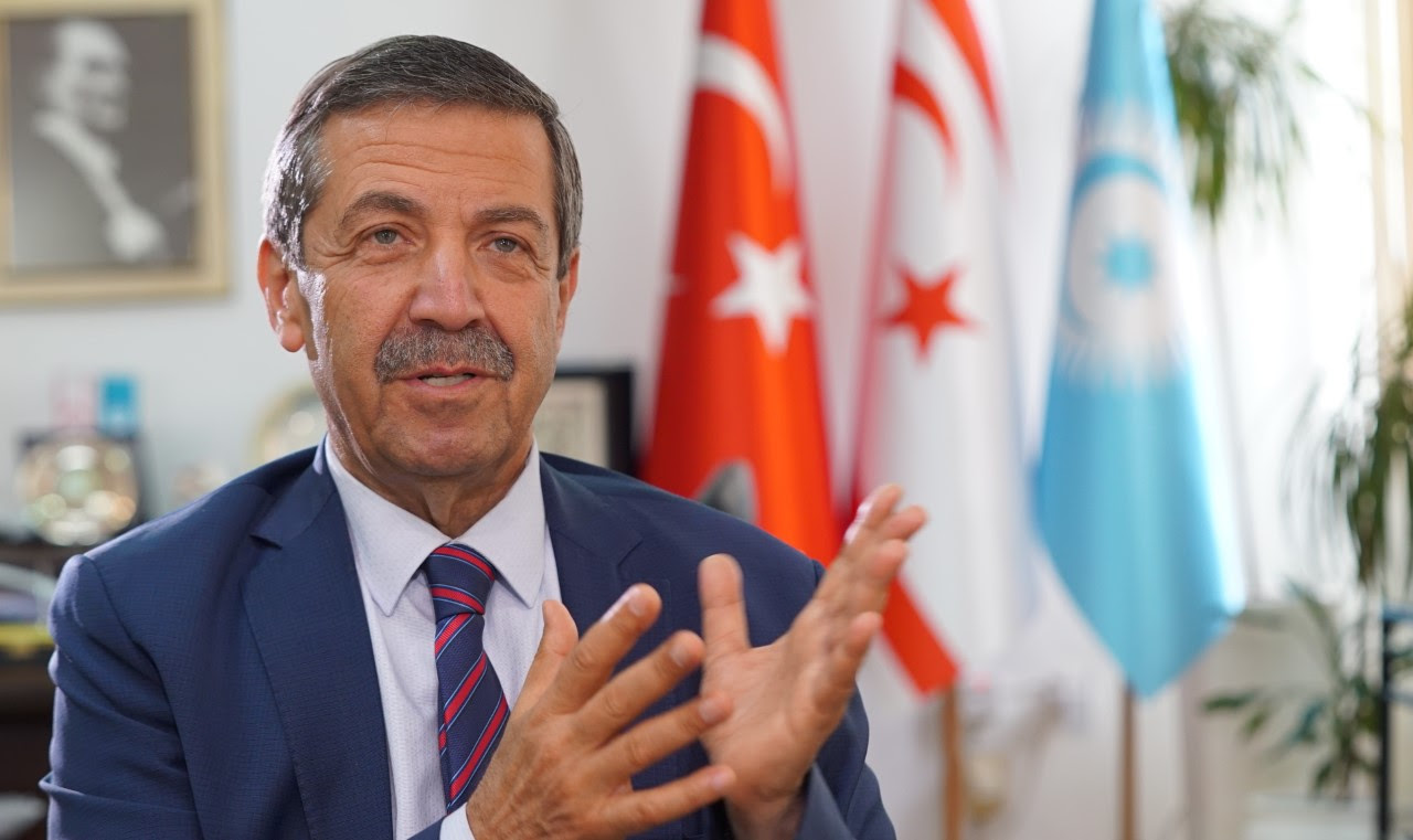 Ertuğruloğlu: “Adada yan yana yaşayan, egemen eşit iki ayrı devletin varlığı yegâne gerçek”