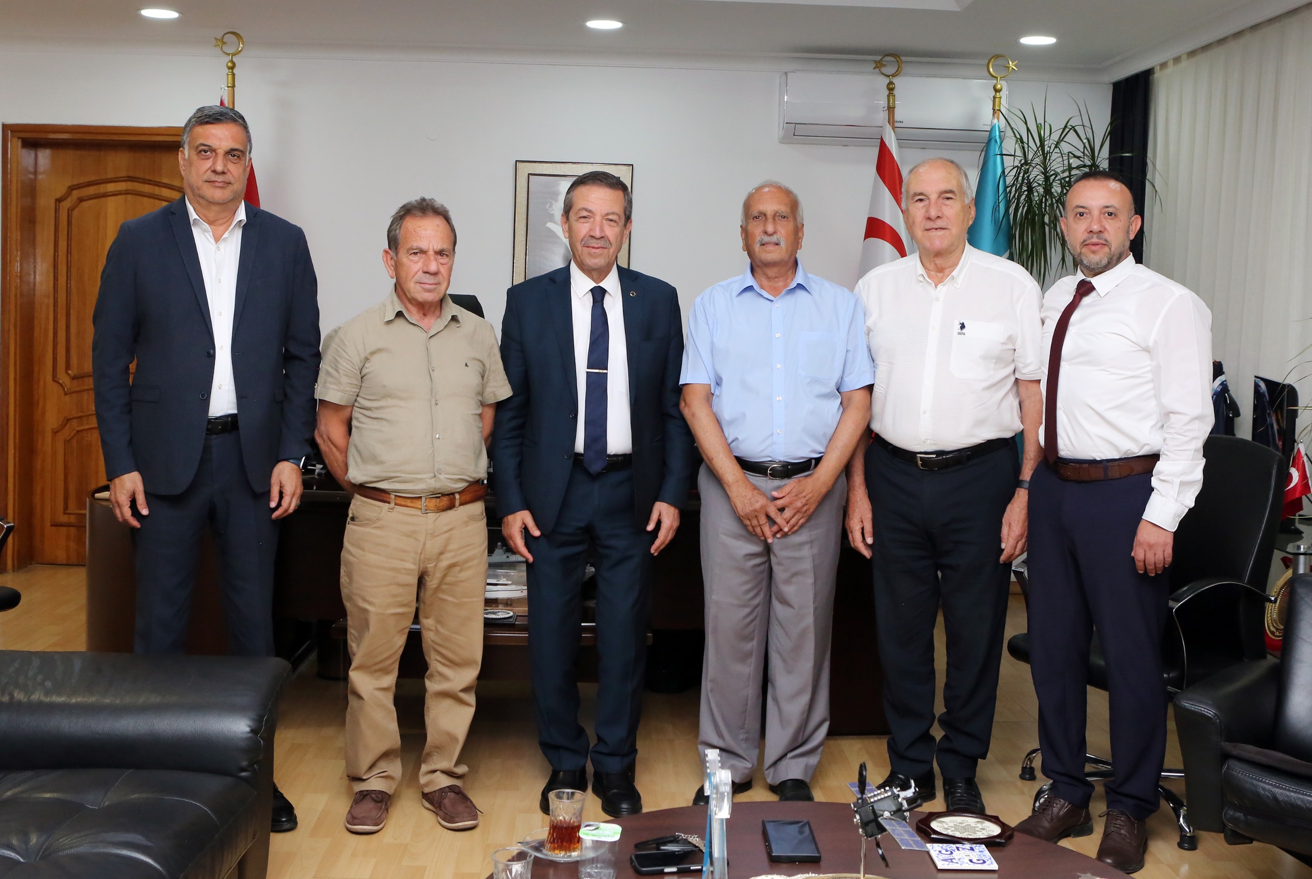 Dışişleri Bakanı Ertuğruloğlu, Atakara’yı kabul etti