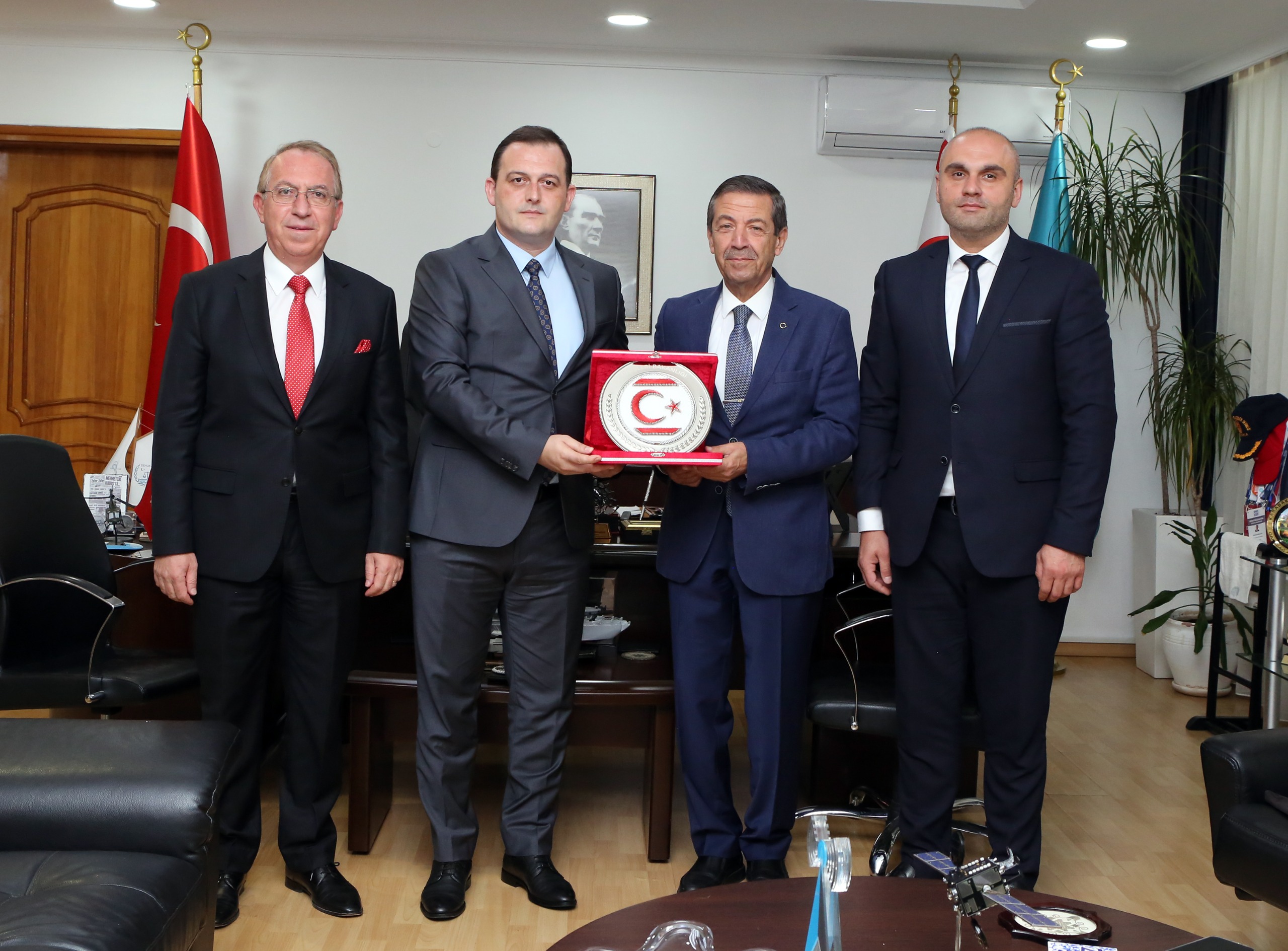 Ertuğruloğlu receives delegation from North Macedonia’s Turkish Democratic Party