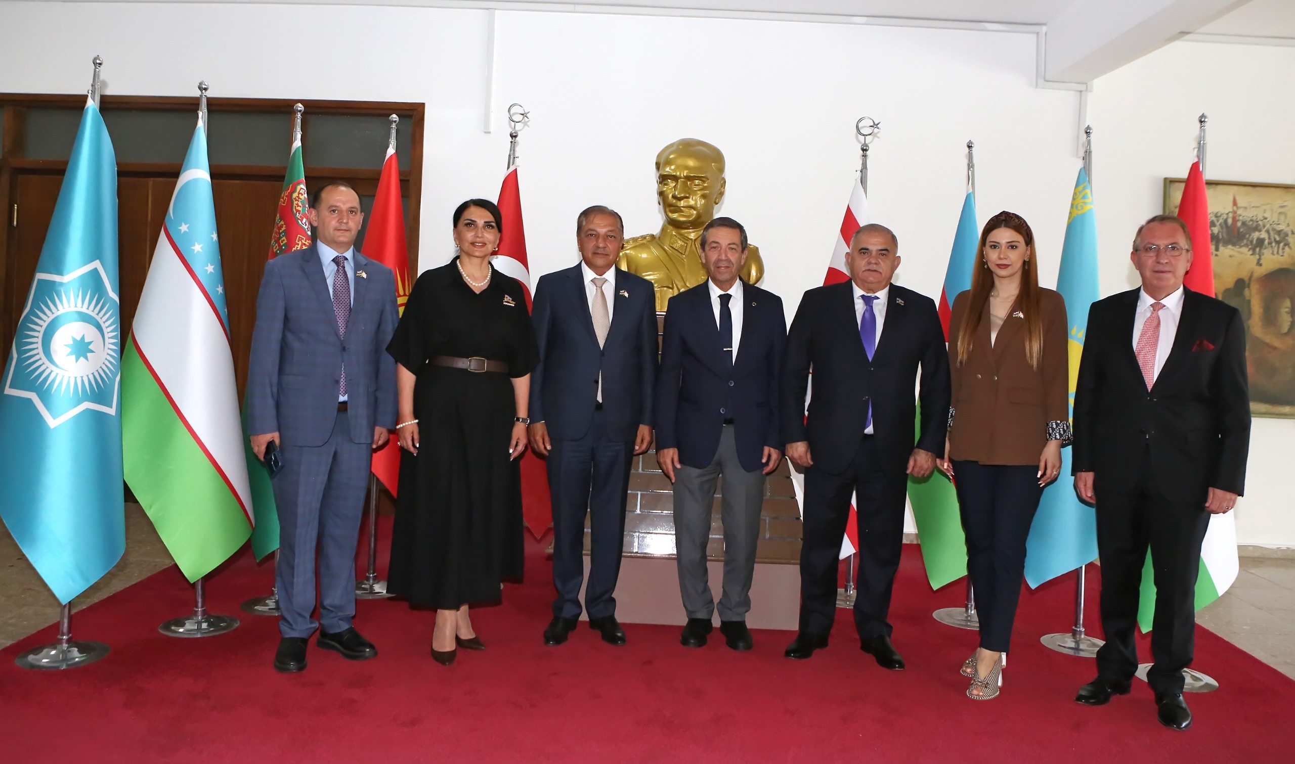 Dışişleri Bakanı Ertuğruloğlu, Azerbaycan Milli Meclisi heyetini kabul etti