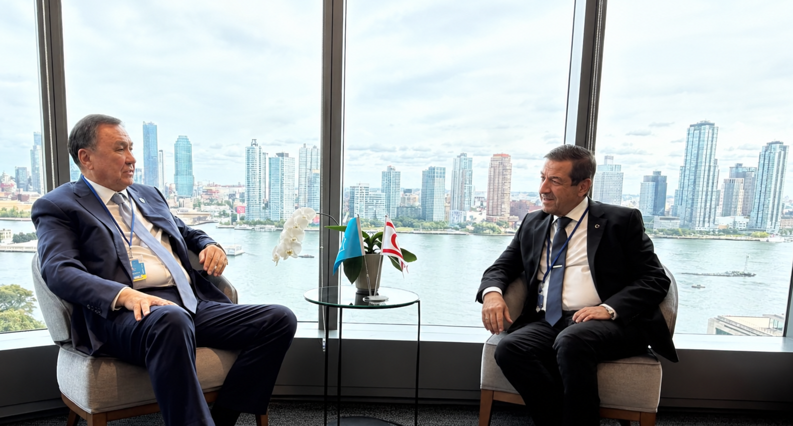 Foreign Minister Ertuğruloğlu meets Ömüraliyev