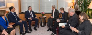 President Mustafa Akıncı meets with the US Secretary of State John Kerry in New York within the framework of the 70th Session of the UN General Assembly. At the meeting Foreign Minister Emine Çolak and the committee of TRNC accompanied Akıncı.