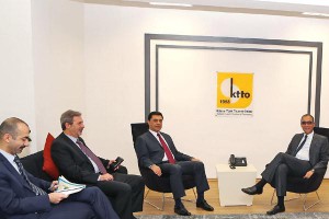 Minister of Foreign Affairs Özdil Nami visits Turkish Cypriot Chamber of Commerce