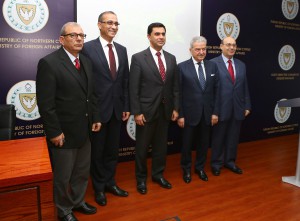 Kıbrıs Türk Sanayi Odası Başkanı Ali Çıralı, Kıbrıs Türk Ticaret Odası Başkanı Fikri Toros, ve Kıbrıs Türk Ticaret Odası Eski Başkanı Günay Çerkez de sunuma katıldı.