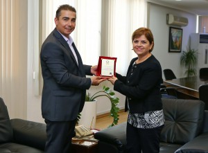 Foreign Affairs Minister Emine Çolak received Cem Karabay who broke the world record for the longest stay underwater between the dates of 17-20 July 2015. (7 August 2015)